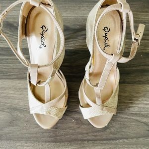 Beige/Cream Heels
